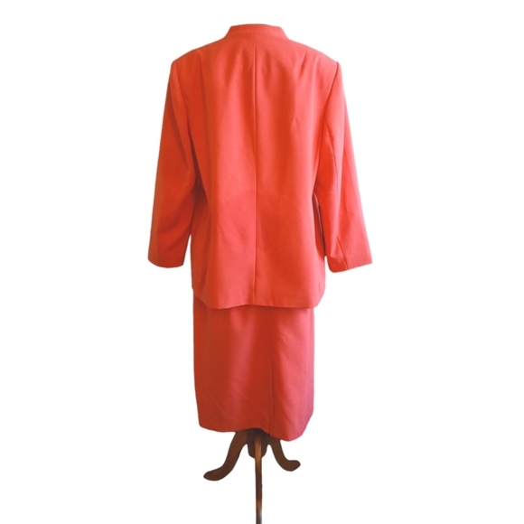 NEW Plus Size Skirt Suit Set Melon/Pink bt C.J. Phillips Size 20W - Picture 5 of 10
